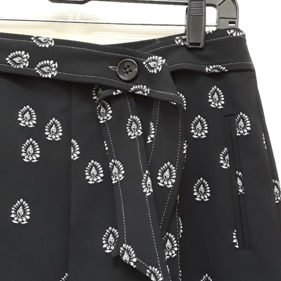 Zara Basic Bandana Print Shorts - Picture 5 of 7
